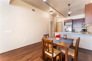 Photo #5: 2572449 Listing