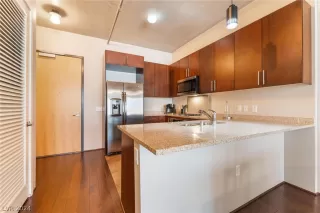 Photo #6: 2572449 Listing