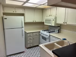 Photo #5: 2572487 Listing 