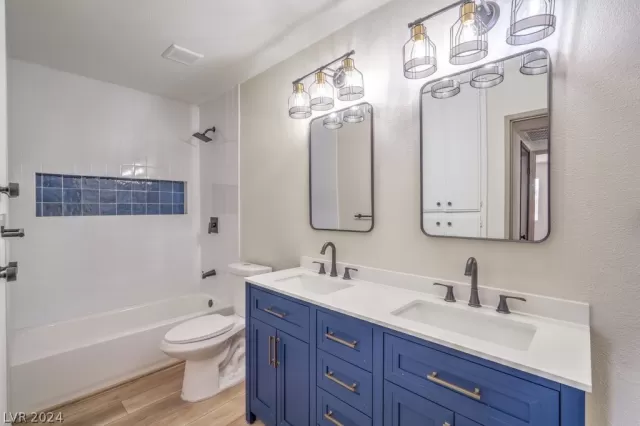 MLS: 2572490 Condo For Sale