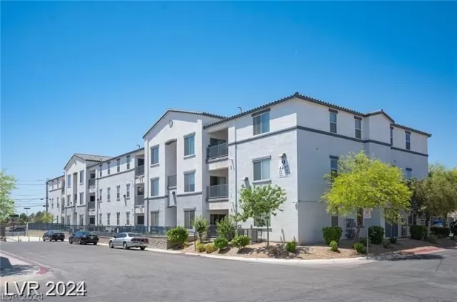 MLS: 2572509 Condo For Sale