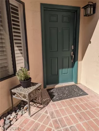 Photo #1: 2572524 Listing