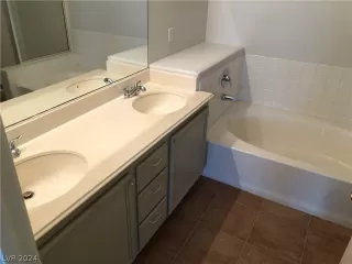 Photo #5: 2572614 Listing 