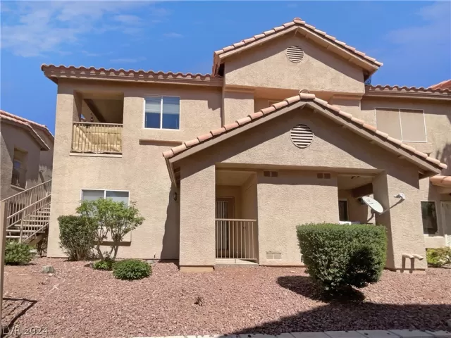 MLS: 2572682 Condo For Sale