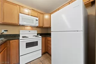 Photo #3: 2572698 Listing 