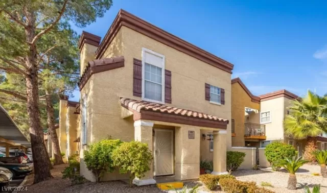 MLS: 2572699 Condo For Sale