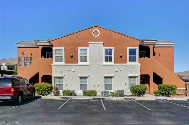 MLS: 2572703 Condo For Sale