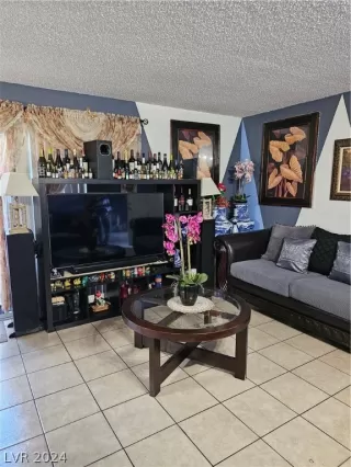 Photo #1: 2572710 Listing 