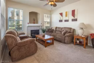 Photo #4: 2572713 Listing