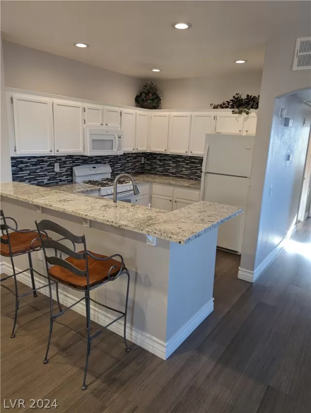 MLS: 2572724 Condo For Sale