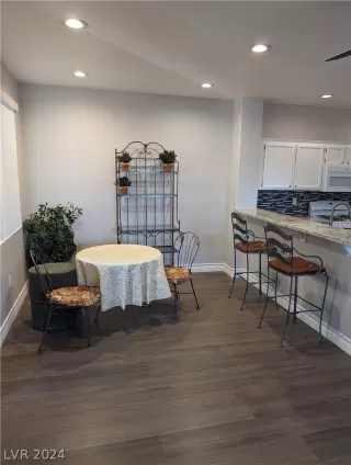 Photo #1: 2572724 Listing 