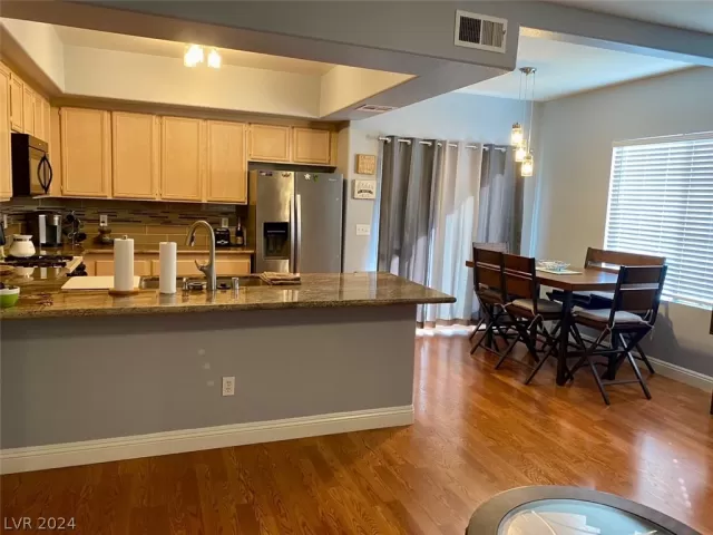 MLS: 2572750 Condo For Sale