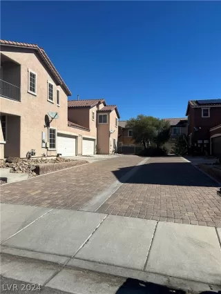 Photo #1: 2572763 Listing 