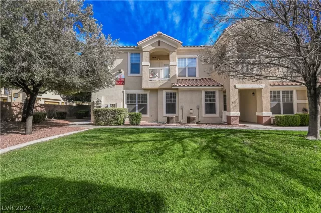 MLS: 2572792 Condo For Sale