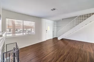 Photo #5: 2572812 Listing