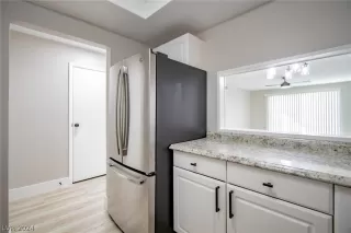 Photo #6: 2572821 Listing