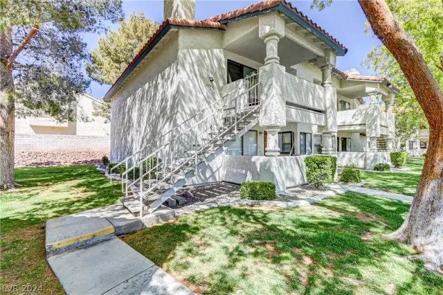 MLS: 2572823 Condo For Sale