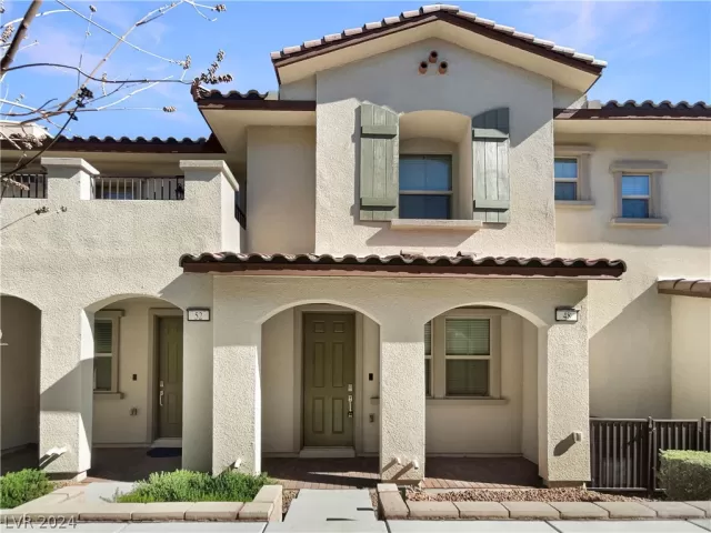 MLS: 2572831 Condo For Sale