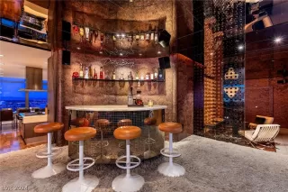 Photo #1: 2572848 Listing 