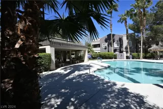 Photo #3: 2572876 Listing