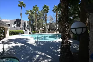 Photo #4: 2572876 Listing
