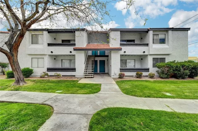 MLS: 2572892 Condo For Sale