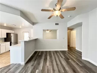 Photo #2: 2572906 Listing