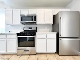 Photo #4: 2572906 Listing