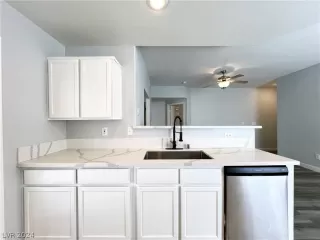 Photo #5: 2572906 Listing
