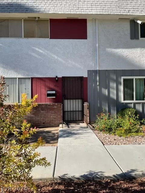 MLS: 2572910 Condo For Sale