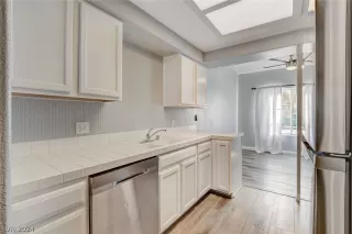 Photo #5: 2572914 Listing