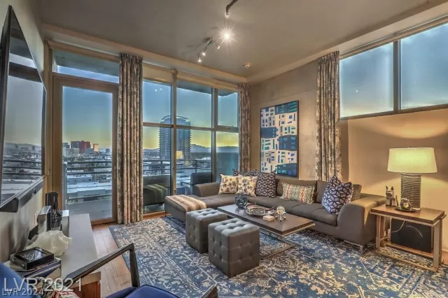 MLS: 2572917 Condo For Sale