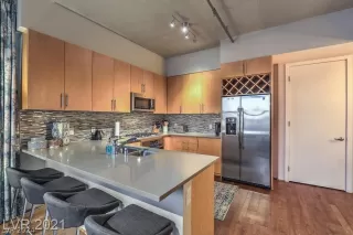 Photo #3: 2572917 Listing 