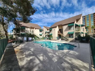 Photo #1: 2572922 Listing