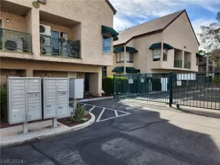 Photo #2: 2572922 Listing