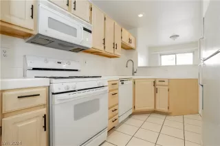 Photo #1: 2572927 Listing