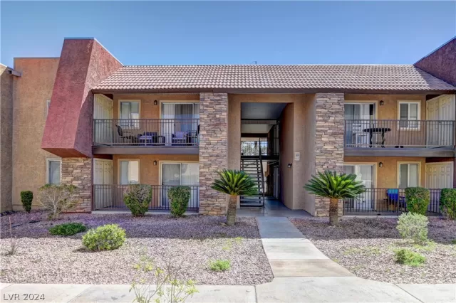 MLS: 2572930 Condo For Sale