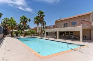 Photo #4: 2572930 Listing