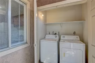 Photo #5: 2572930 Listing