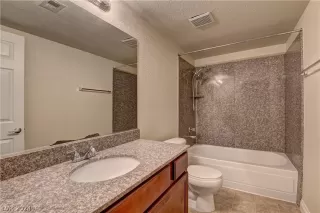 Photo #6: 2572930 Listing