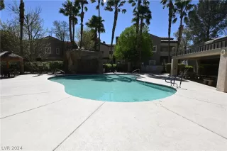 Photo #4: 2572948 Listing