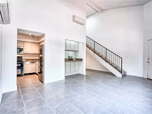 MLS: 2572949 Condo For Sale