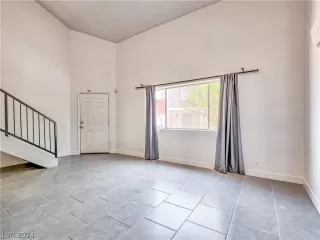 Photo #5: 2572949 Listing