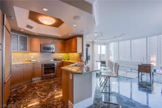 Photo #3: 2572963 Listing