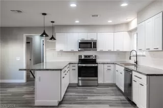 Photo #1: 2573036 Listing