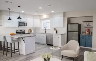 Photo #2: 2573036 Listing