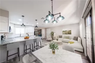 Photo #3: 2573036 Listing