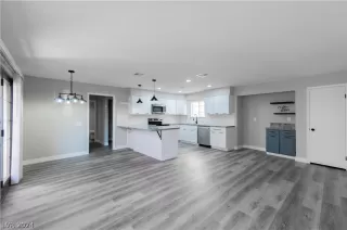 Photo #4: 2573036 Listing