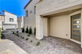 Photo #1: 2573044 Listing