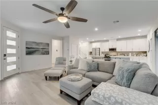 Photo #5: 2573044 Listing